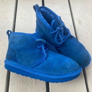 UGG Neumel II Boot Big Kid(age6-11) Blue lace up Sherpa Size 6